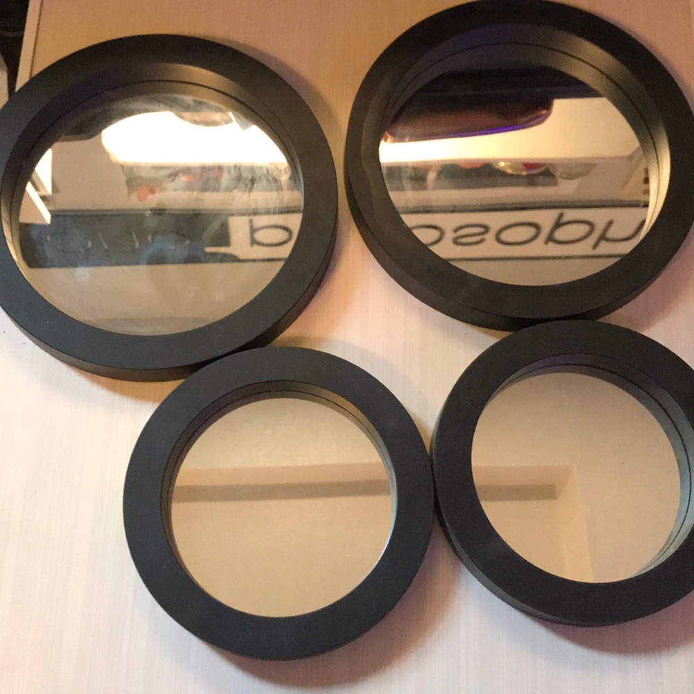 Circle mirrors